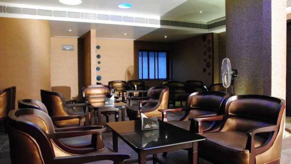 Vishwaratna Hotel Guwahati Buitenkant foto