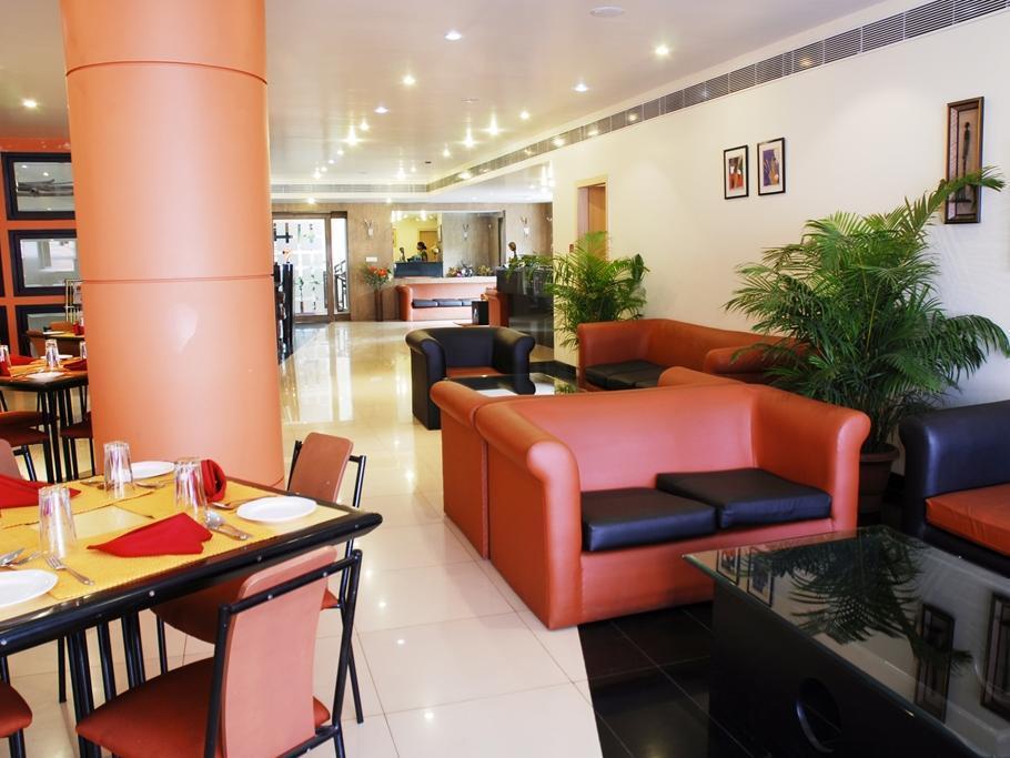 Vishwaratna Hotel Guwahati Buitenkant foto
