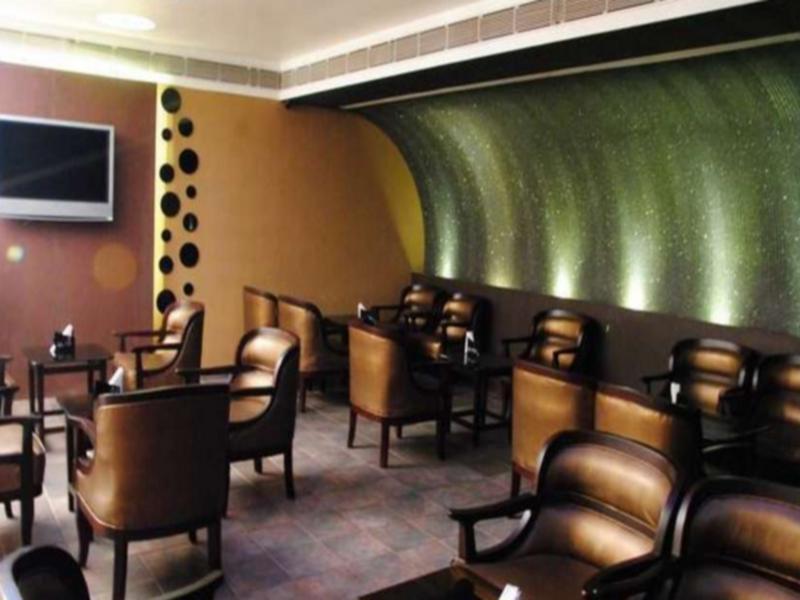 Vishwaratna Hotel Guwahati Buitenkant foto