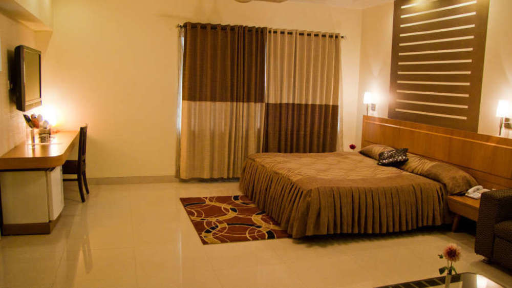Vishwaratna Hotel Guwahati Buitenkant foto