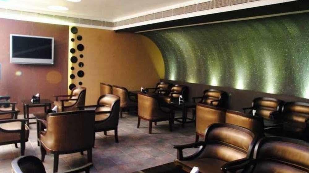 Vishwaratna Hotel Guwahati Buitenkant foto