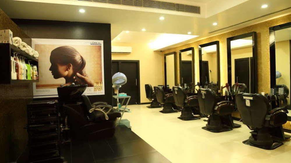 Vishwaratna Hotel Guwahati Buitenkant foto