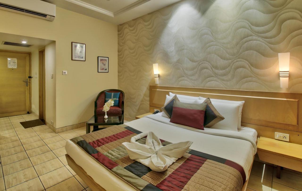 Vishwaratna Hotel Guwahati Buitenkant foto