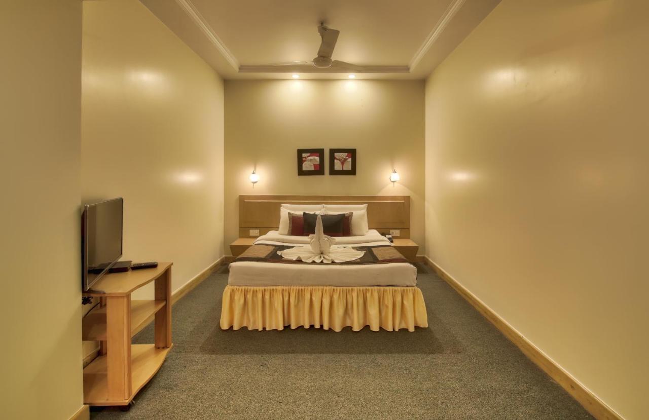 Vishwaratna Hotel Guwahati Buitenkant foto