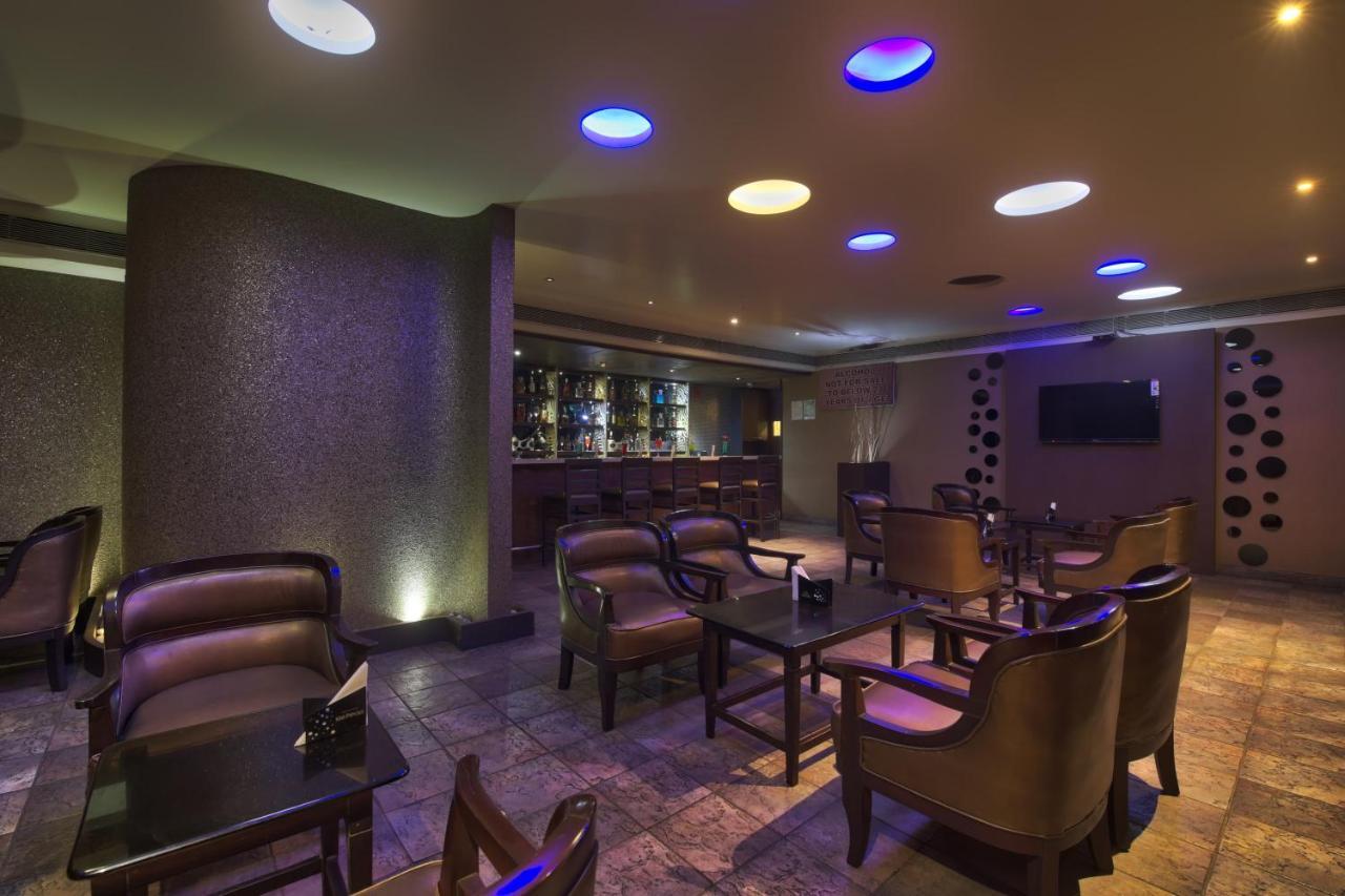 Vishwaratna Hotel Guwahati Buitenkant foto