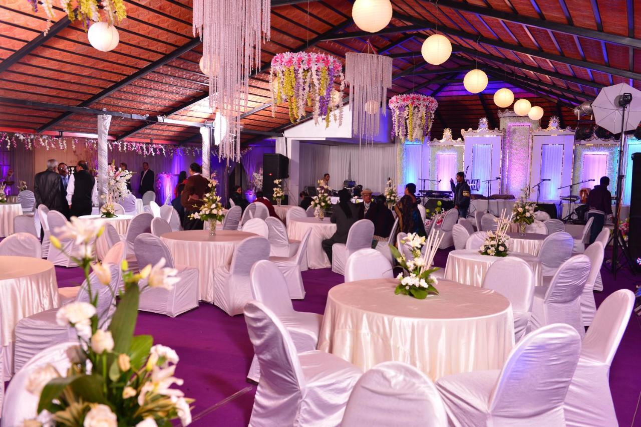Vishwaratna Hotel Guwahati Buitenkant foto