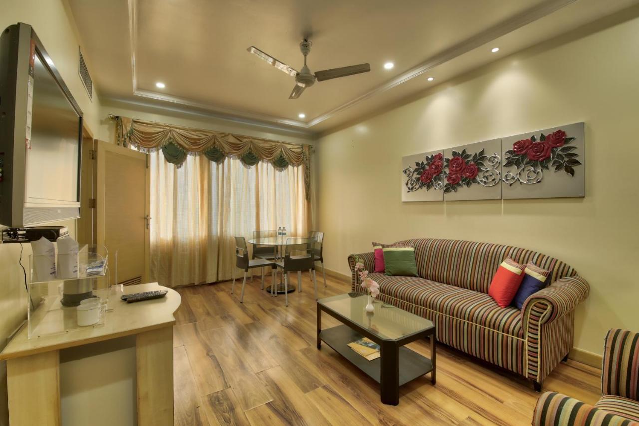 Vishwaratna Hotel Guwahati Buitenkant foto