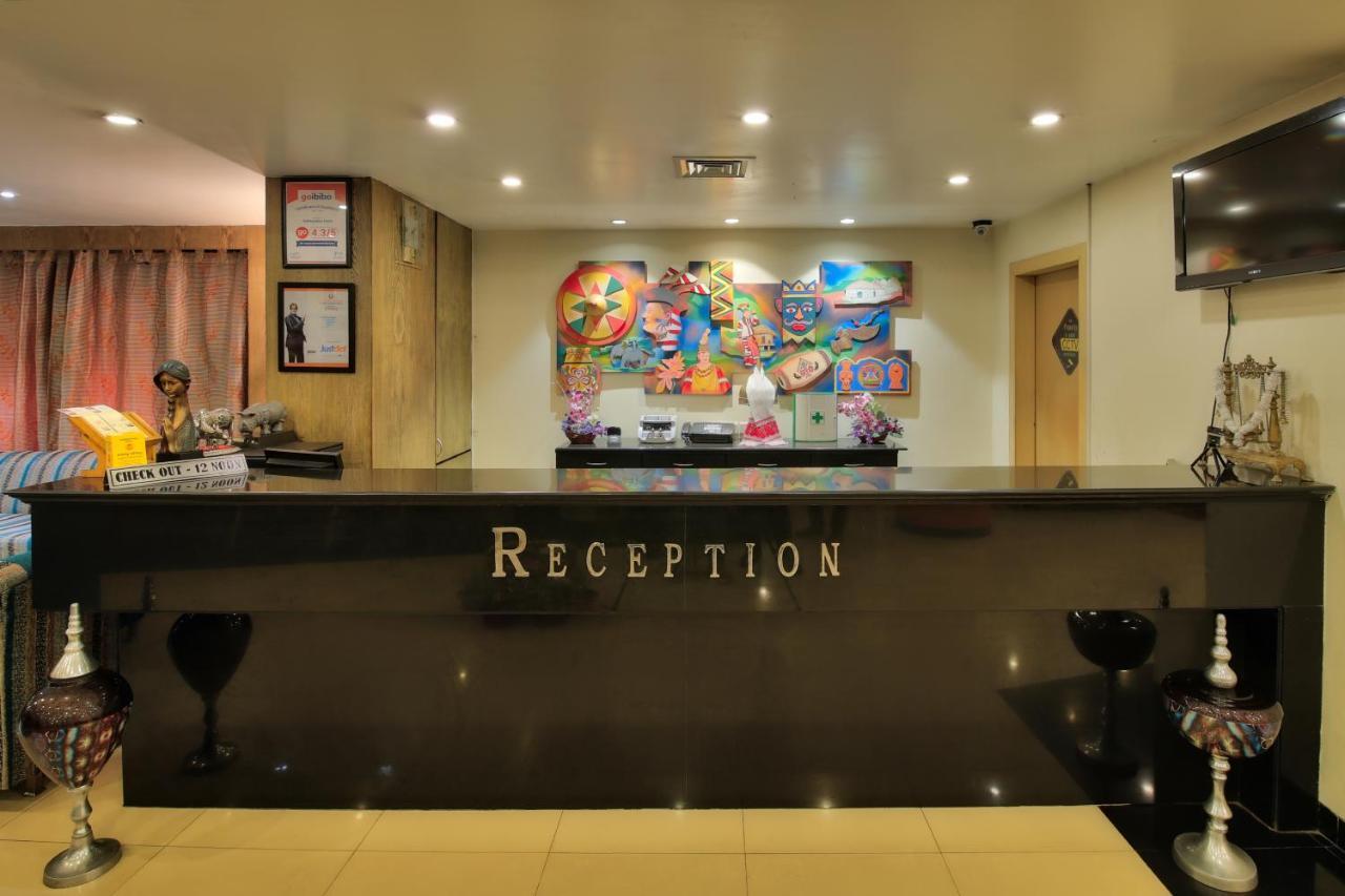Vishwaratna Hotel Guwahati Buitenkant foto