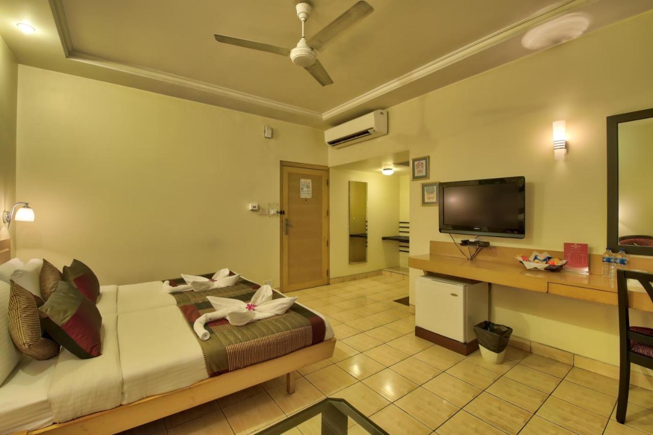 Vishwaratna Hotel Guwahati Buitenkant foto